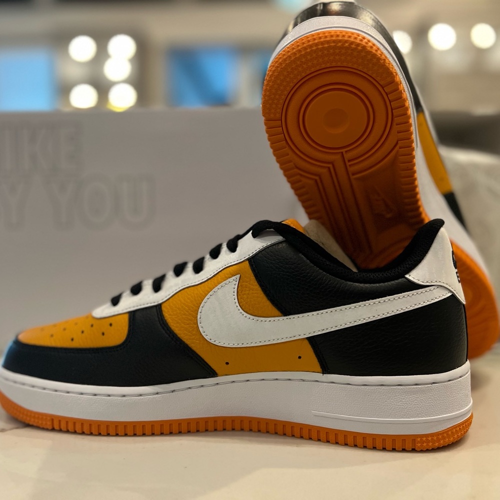 Custom Nike airforce 1 men’s 10.5 NEW